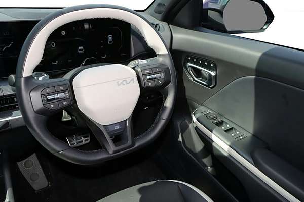 2025 Kia K4 GT-Line CL4m