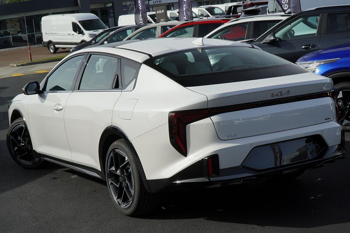 2025 Kia K4 GT-Line CL4m