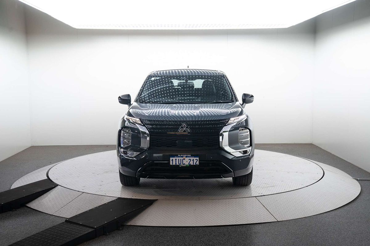 2024 Mitsubishi Outlander Black Edition ZM