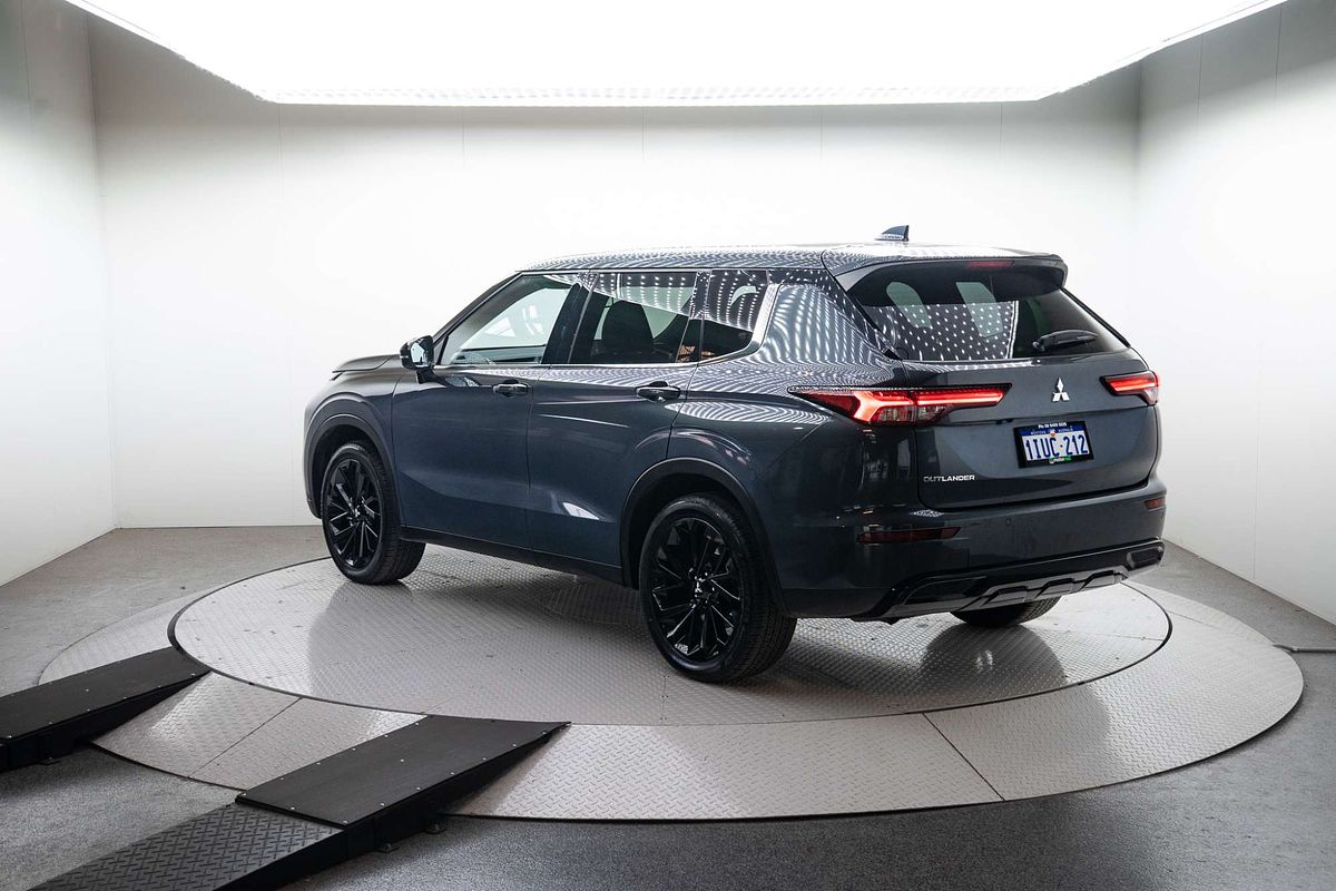 2024 Mitsubishi Outlander Black Edition ZM