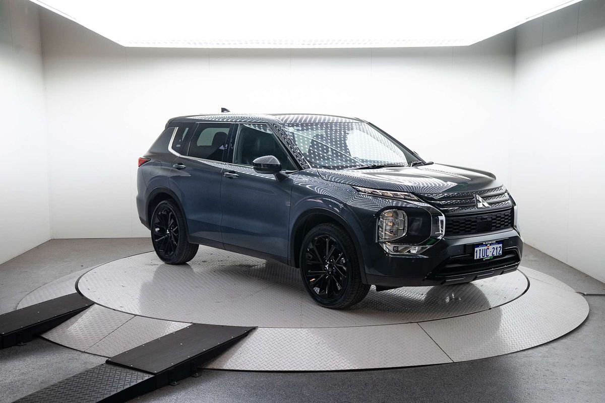 2024 Mitsubishi Outlander Black Edition ZM