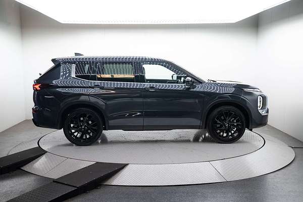 2024 Mitsubishi Outlander Black Edition ZM