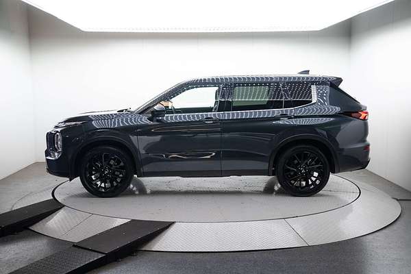 2024 Mitsubishi Outlander Black Edition ZM