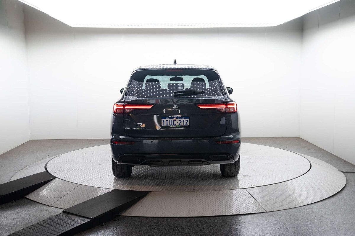 2024 Mitsubishi Outlander Black Edition ZM