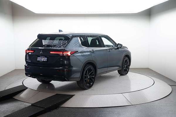 2024 Mitsubishi Outlander Black Edition ZM