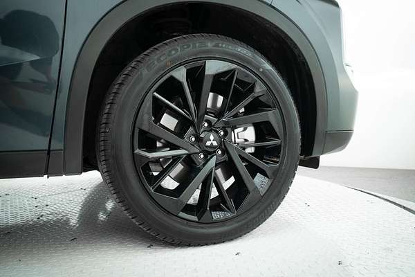 2024 Mitsubishi Outlander Black Edition ZM