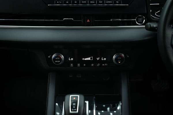 2024 Mitsubishi Outlander Black Edition ZM