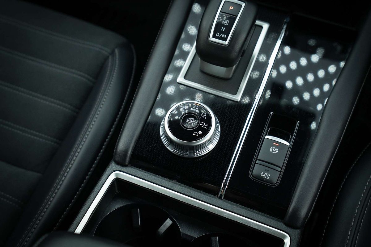 2024 Mitsubishi Outlander Black Edition ZM