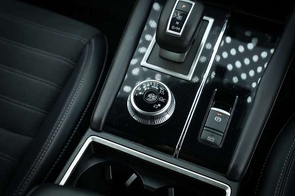 2024 Mitsubishi Outlander Black Edition ZM