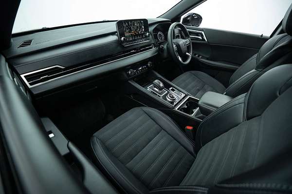 2024 Mitsubishi Outlander Black Edition ZM