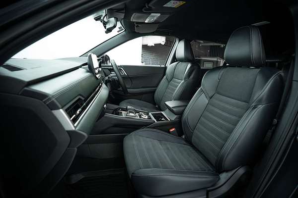 2024 Mitsubishi Outlander Black Edition ZM