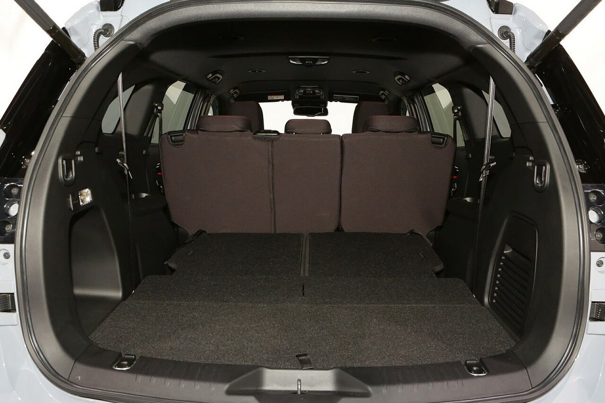 2025 Isuzu MU-X X-TERRAIN