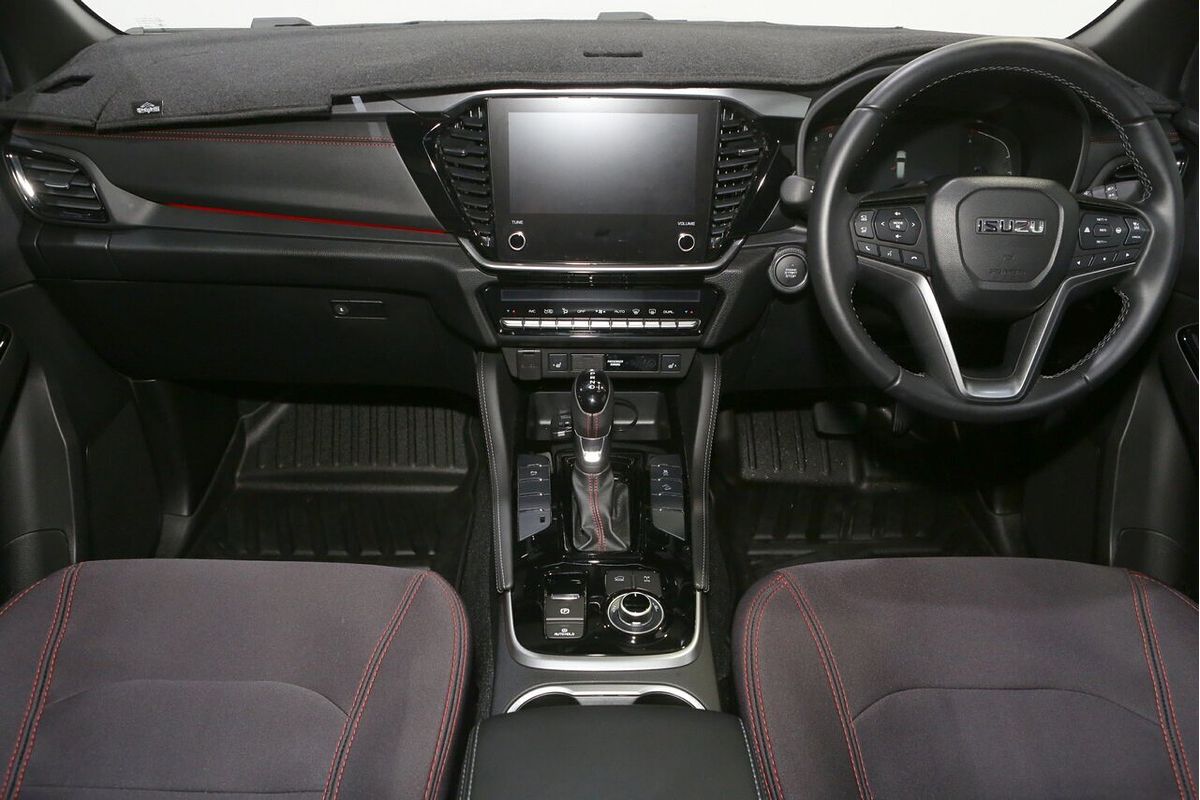 2025 Isuzu MU-X X-TERRAIN