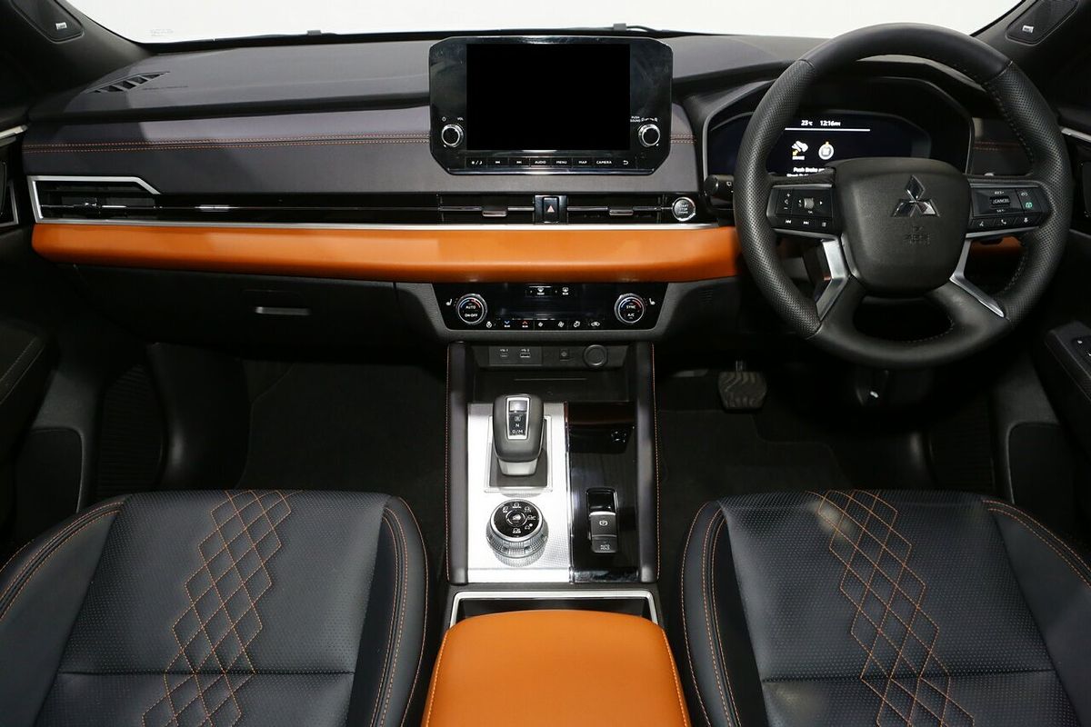 2023 Mitsubishi Outlander Exceed ZM