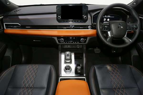 2023 Mitsubishi Outlander Exceed ZM