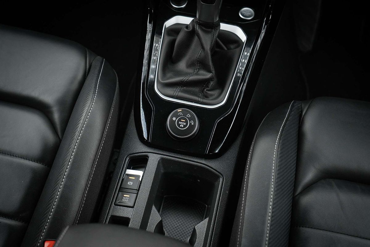 2023 Volkswagen T-Roc 140TSI R-Line D11