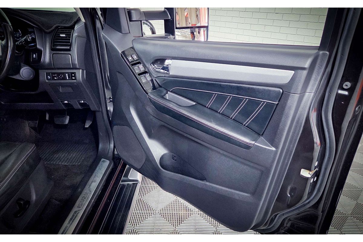 2018 Isuzu MU-X LS-T