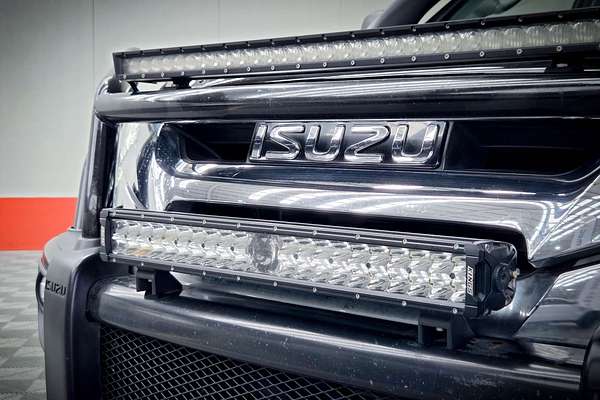 2018 Isuzu MU-X LS-T