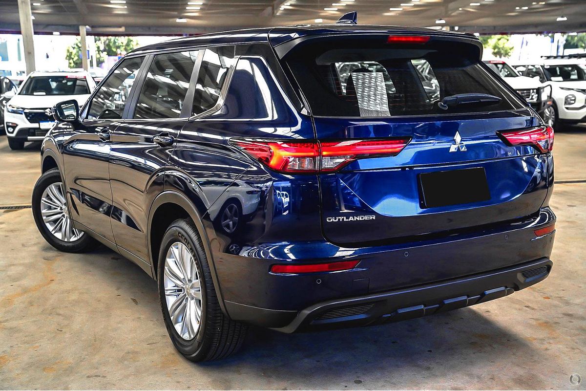 2025 Mitsubishi Outlander ES ZM