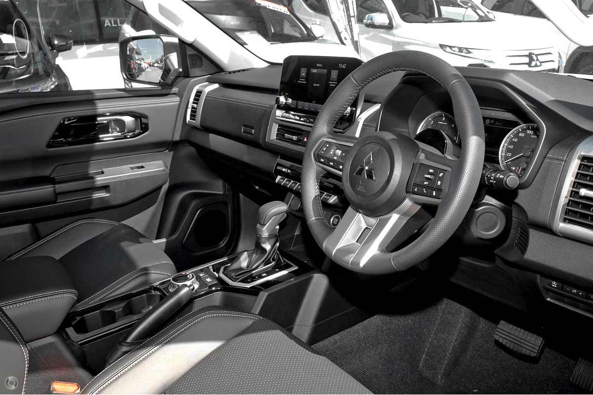 2025 Mitsubishi Triton GLS MV 4X4