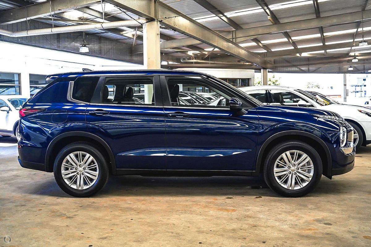 2025 Mitsubishi Outlander ES ZM