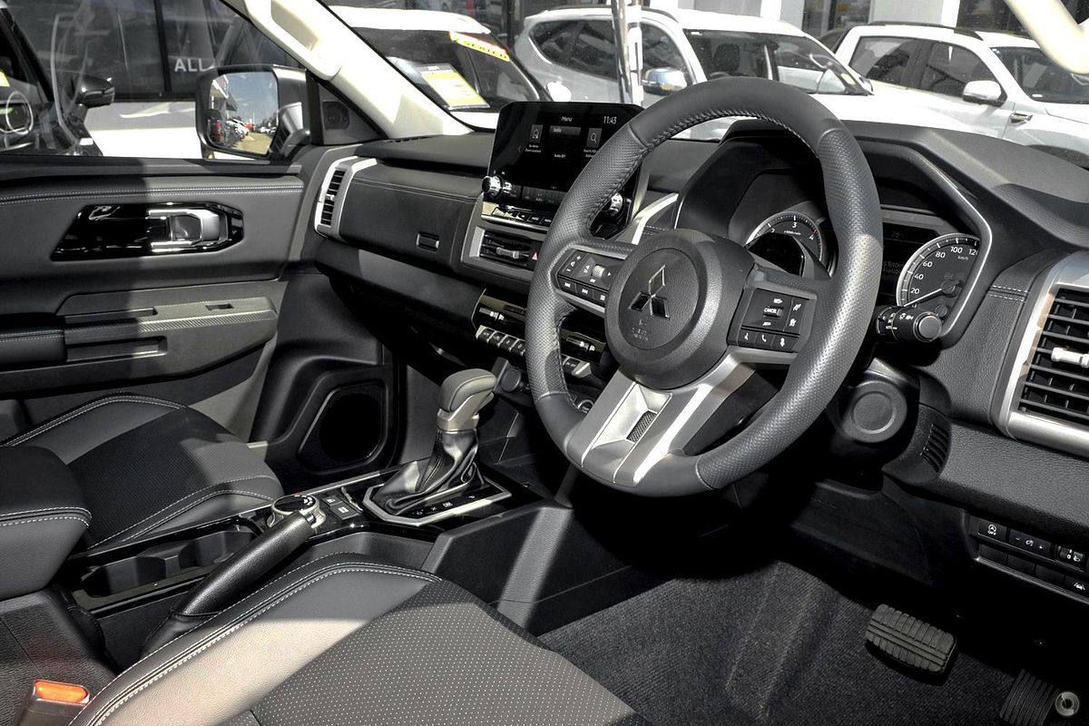 2025 Mitsubishi Triton GLS MV 4X4