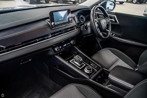 2025 Mitsubishi Outlander ES ZM