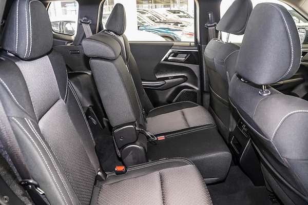 2025 Mitsubishi Outlander ES ZM