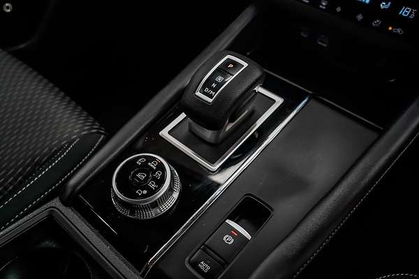 2025 Mitsubishi Outlander ES ZM