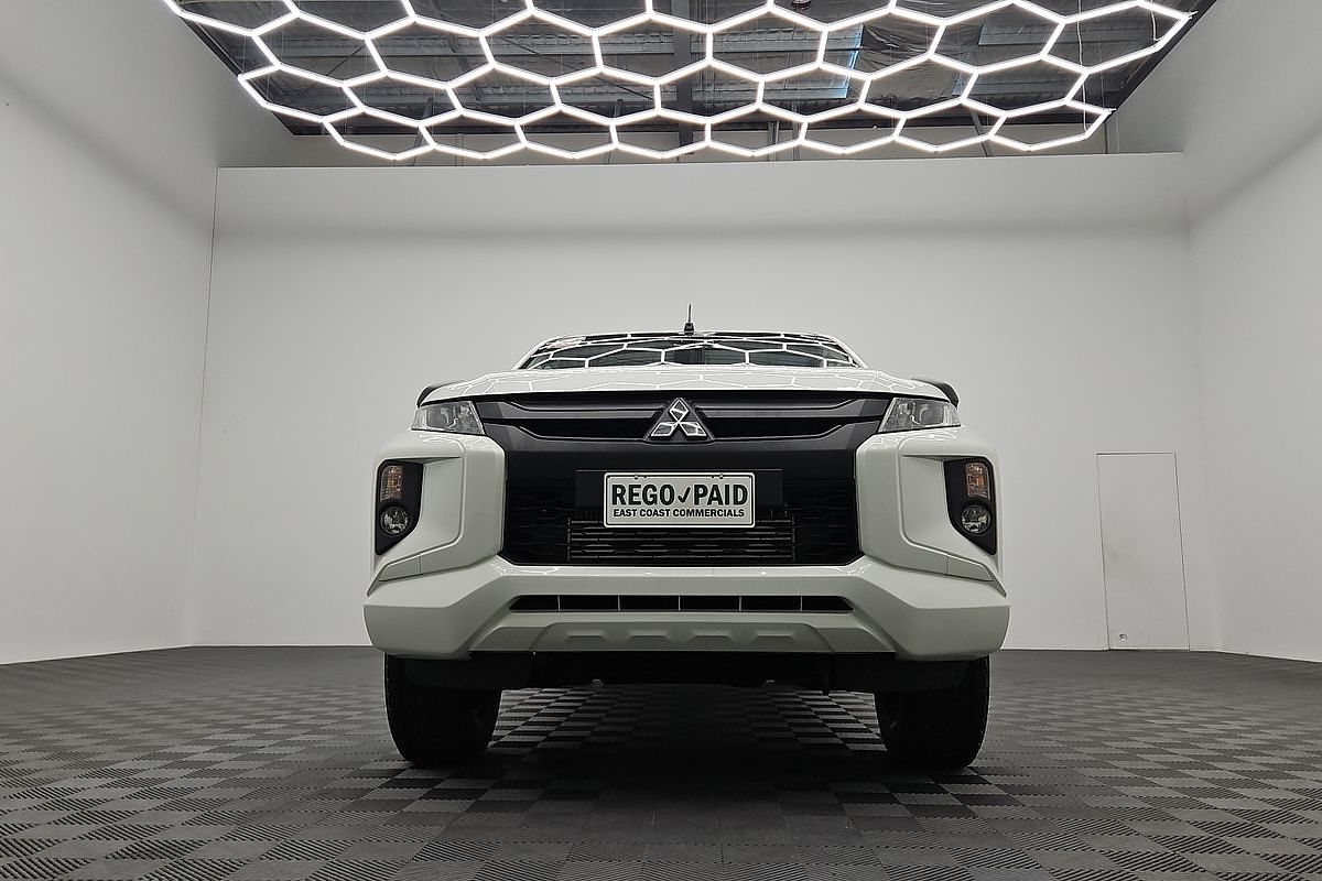 2022 Mitsubishi Triton GLX MR 4X4