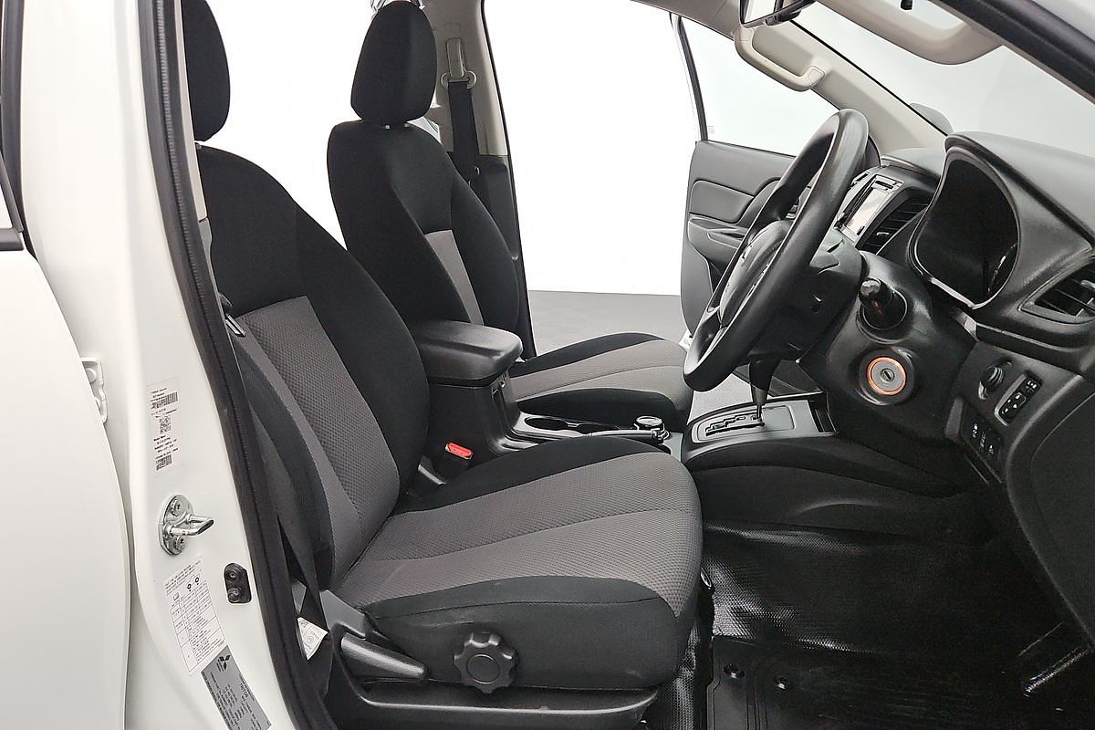 2022 Mitsubishi Triton GLX MR 4X4