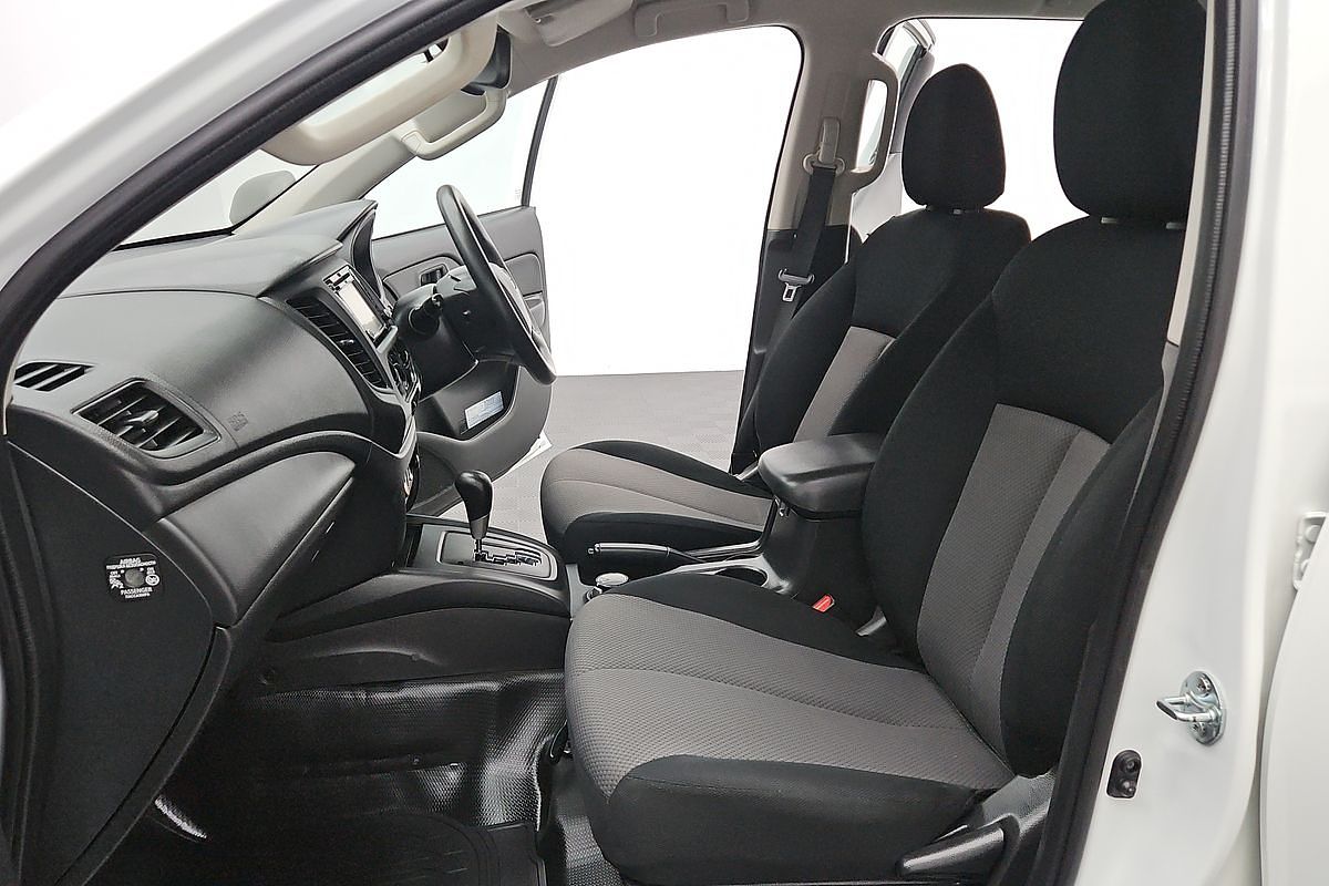 2022 Mitsubishi Triton GLX MR 4X4