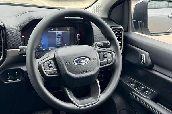 2024 Ford Everest Ambiente 2.0L