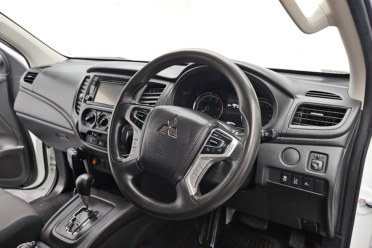 2022 Mitsubishi Triton GLX MR 4X4