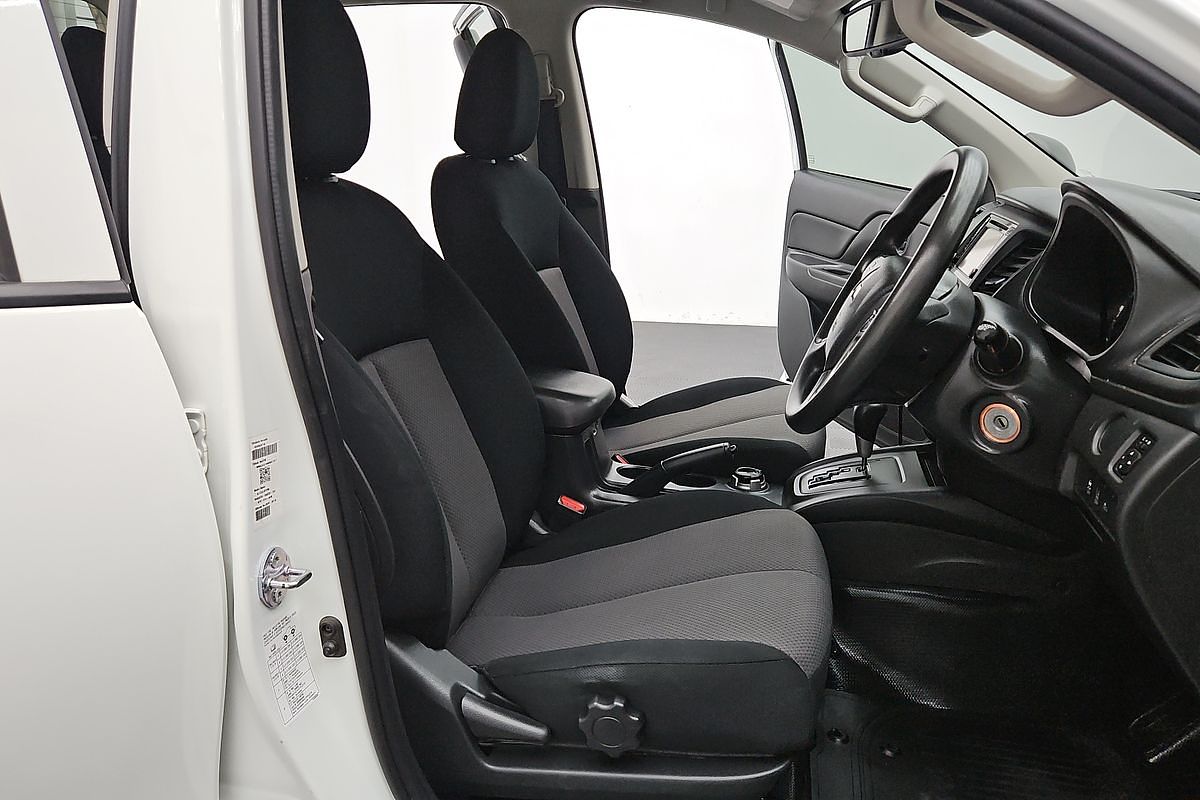 2022 Mitsubishi Triton GLX MR 4X4