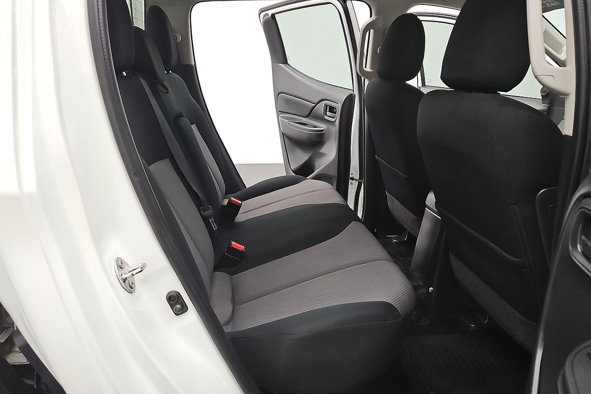 2022 Mitsubishi Triton GLX MR 4X4