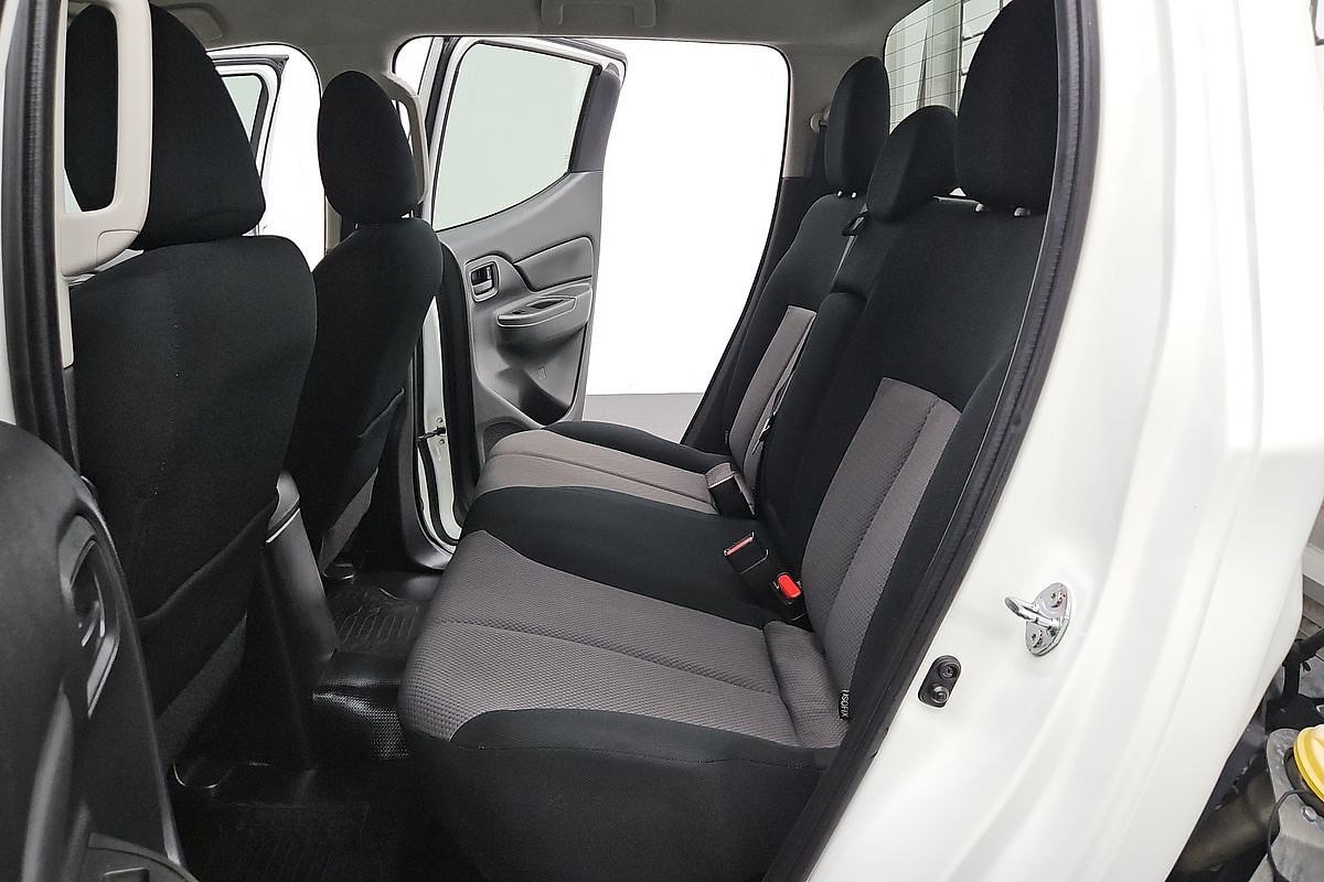 2022 Mitsubishi Triton GLX MR 4X4