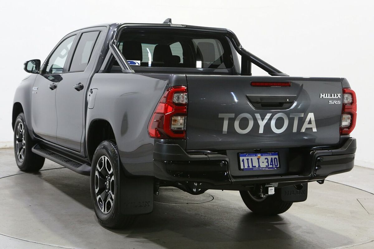 2025 Toyota Hilux SR5 48V GUN126R 4X4