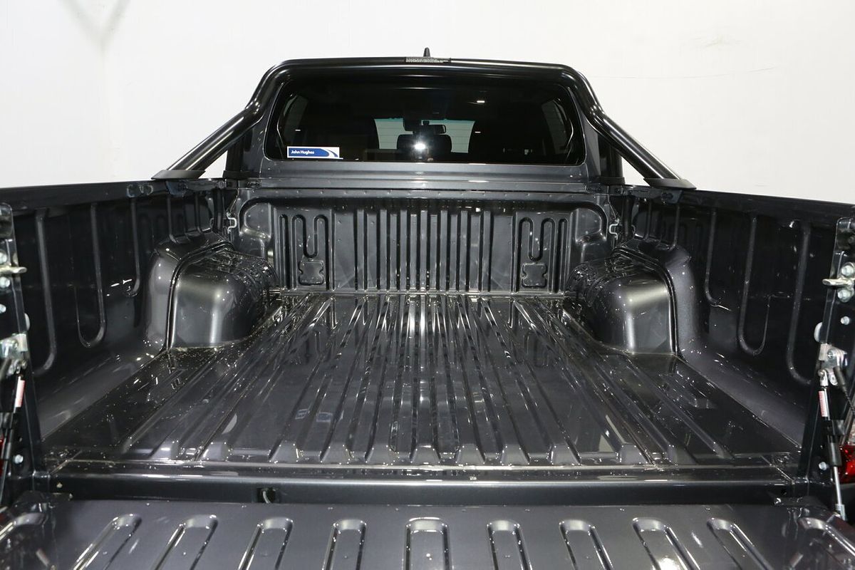 2025 Toyota Hilux SR5 48V GUN126R 4X4