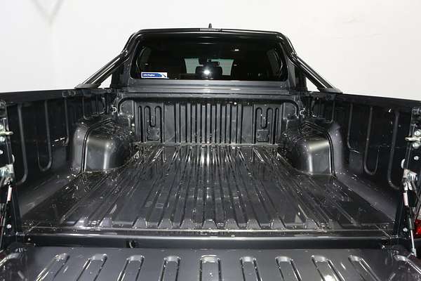 2025 Toyota Hilux SR5 48V GUN126R 4X4