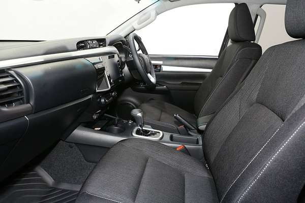 2025 Toyota Hilux SR5 48V GUN126R 4X4