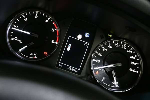 2025 Toyota Hilux SR5 48V GUN126R 4X4