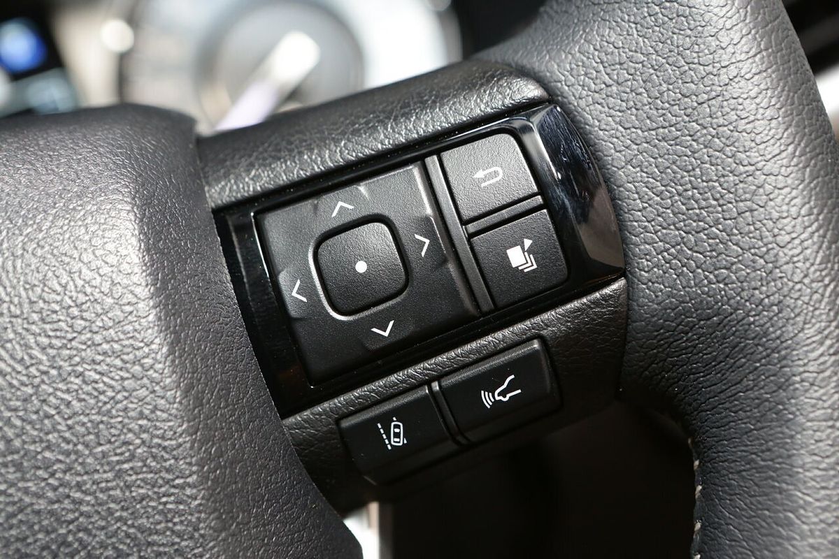 2025 Toyota Hilux SR5 48V GUN126R 4X4