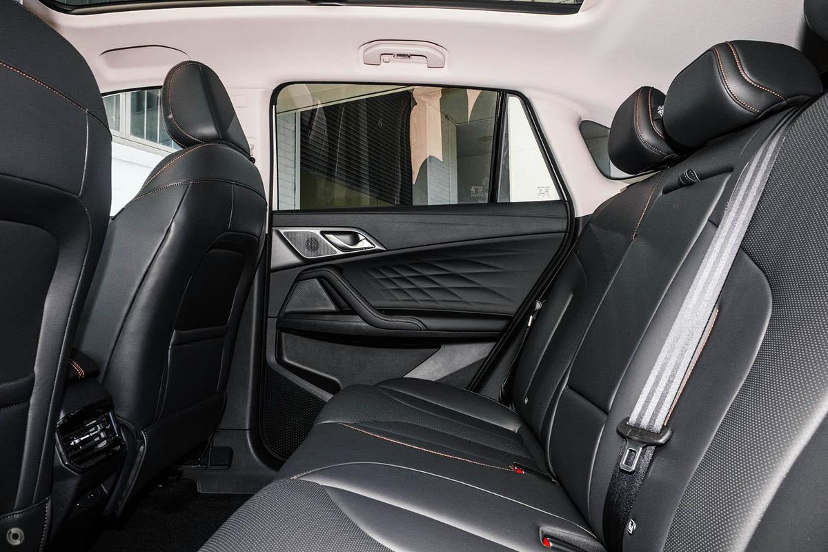 2025 MG HS Hybrid+ Essence AS33H