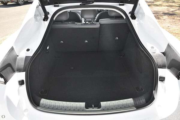 2025 MG IM5 Performance P12L