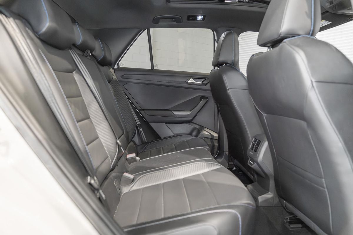 2022 Volkswagen T-Roc R D11