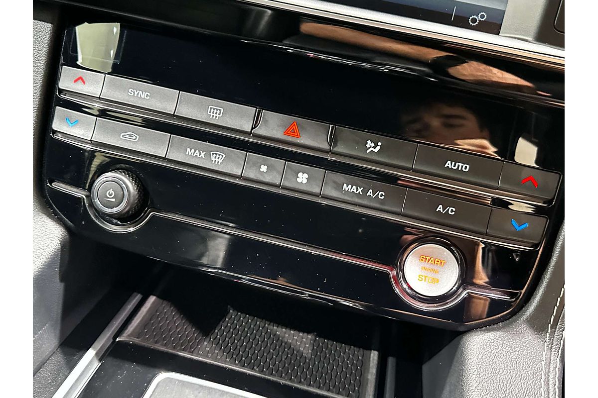 2018 Jaguar F-PACE 20d R-Sport X761