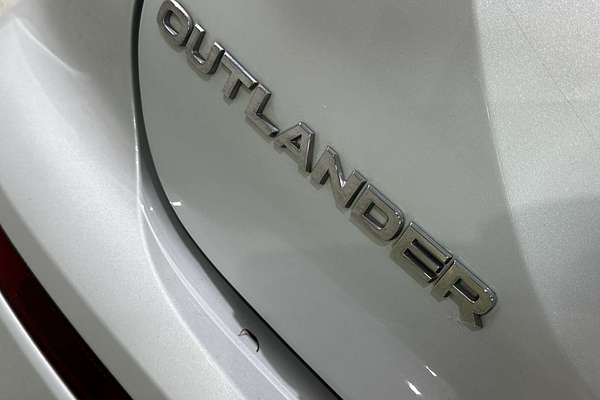 2024 Mitsubishi Outlander PHEV GSR ZM