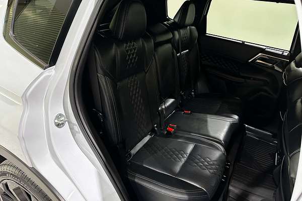 2024 Mitsubishi Outlander PHEV GSR ZM