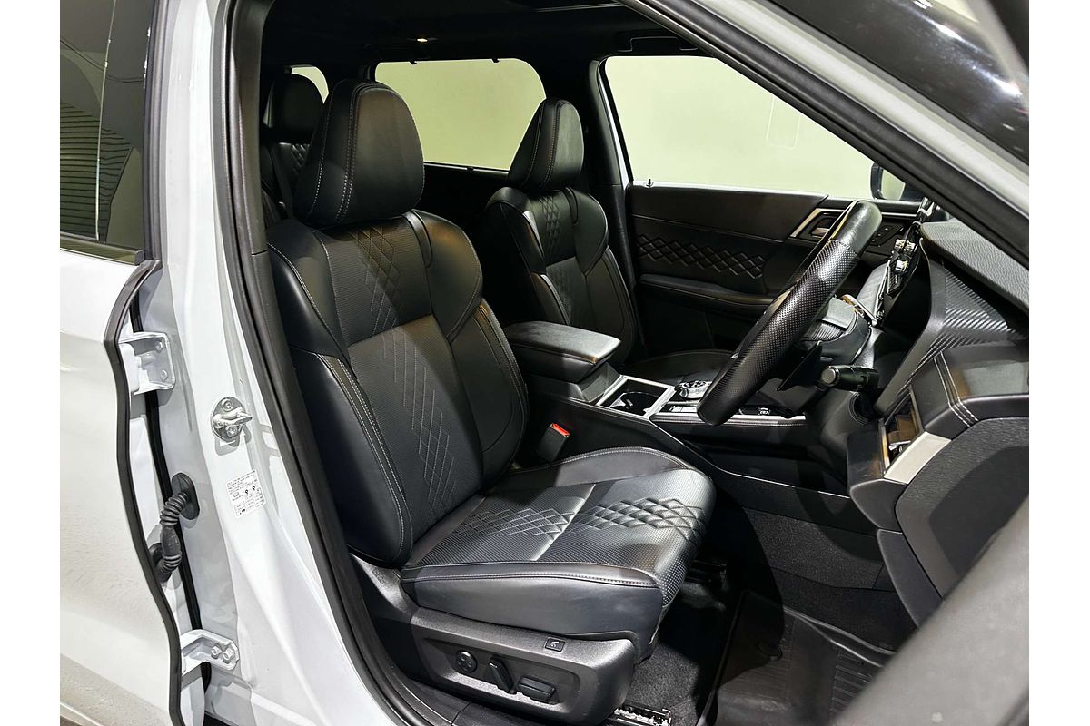 2024 Mitsubishi Outlander PHEV GSR ZM